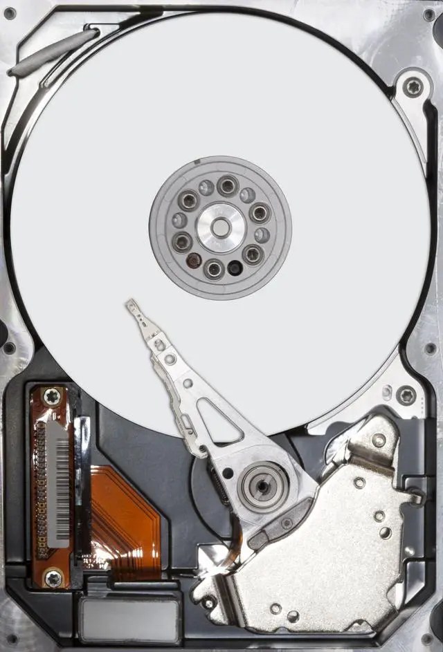seagate ST18000NM000J / ST18000NM001J Enterprise ( Exos 18 ) , designed for massive scale-out data centres and centralised surveillance , with Power balance + helium sealed-drive design with 2.5M MTBF , 18000gb/18Tb , Sata6G , 256mb cache , 7200rpm , sustained data rate - 270mb/sec - 5 years warrenty